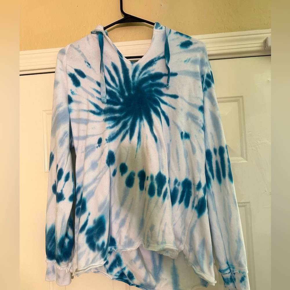 Tie Die Hoodie, light weight size XL super cute